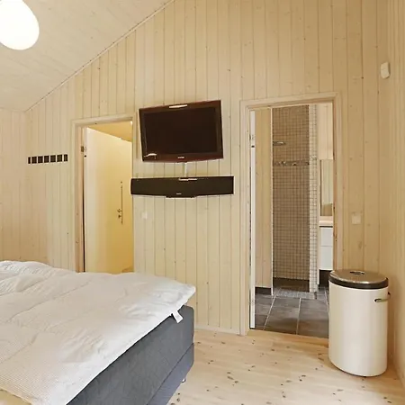 Cozy In Aakirkeby With Wifi Vester Somarken
